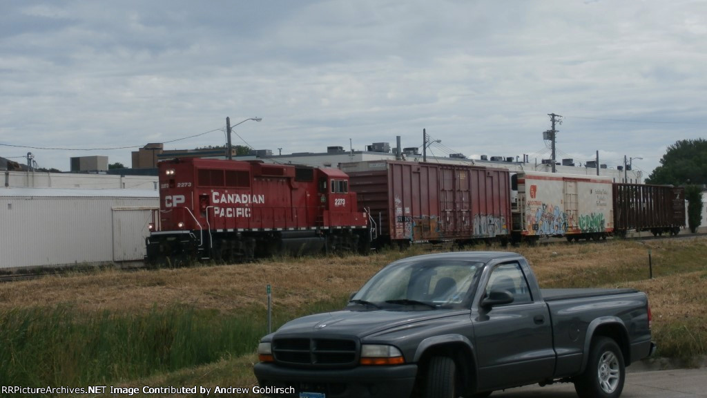 CP 2273 + 3x Car Train